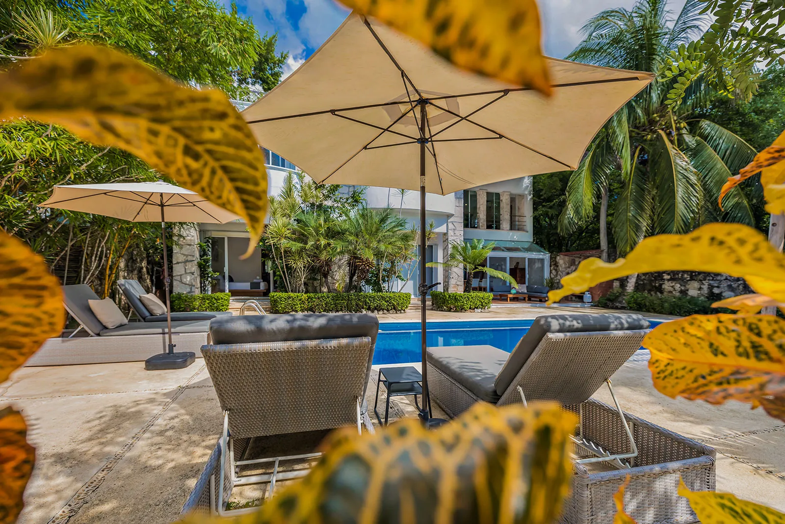 Villa Eden — outdoor living and pool area — luxury villa in Cozumel