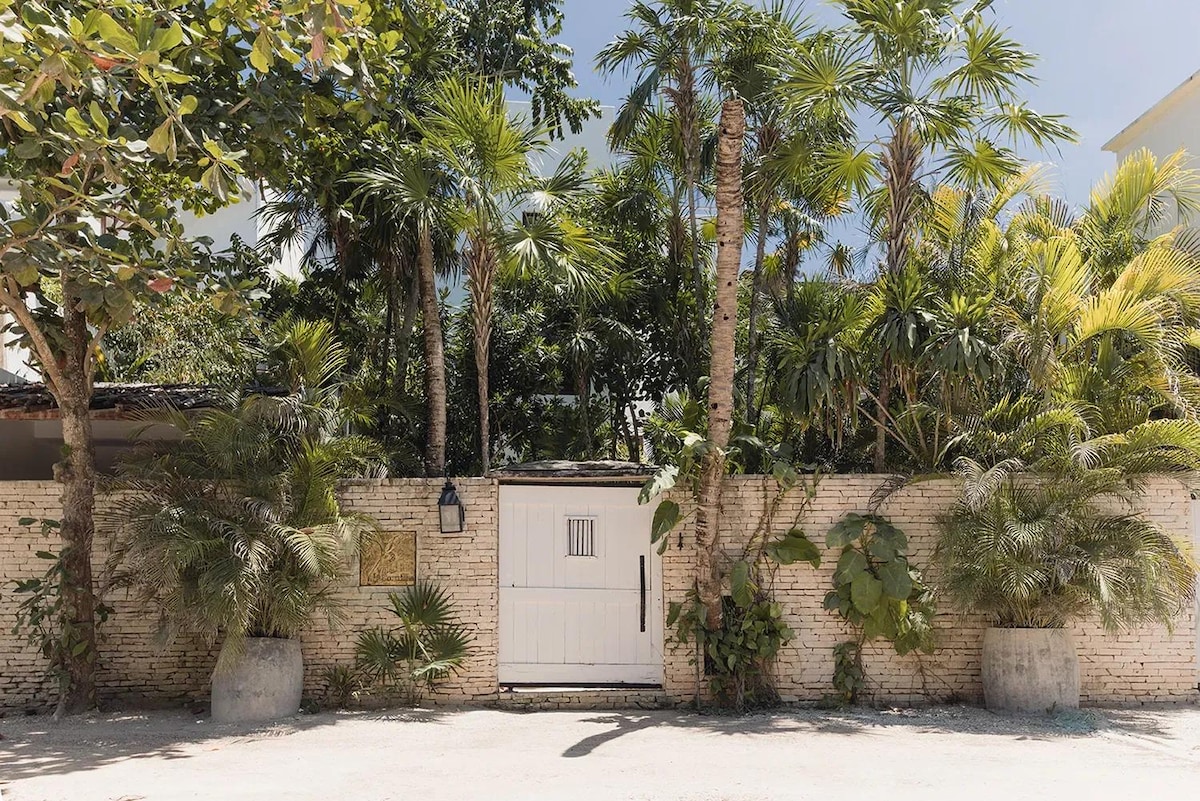 Villa La Semilla — outdoor living and pool area — luxury villa in Tulum